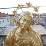 obnova vrcholové sochy Panny Marie na sloupu v Mladé Boleslavi